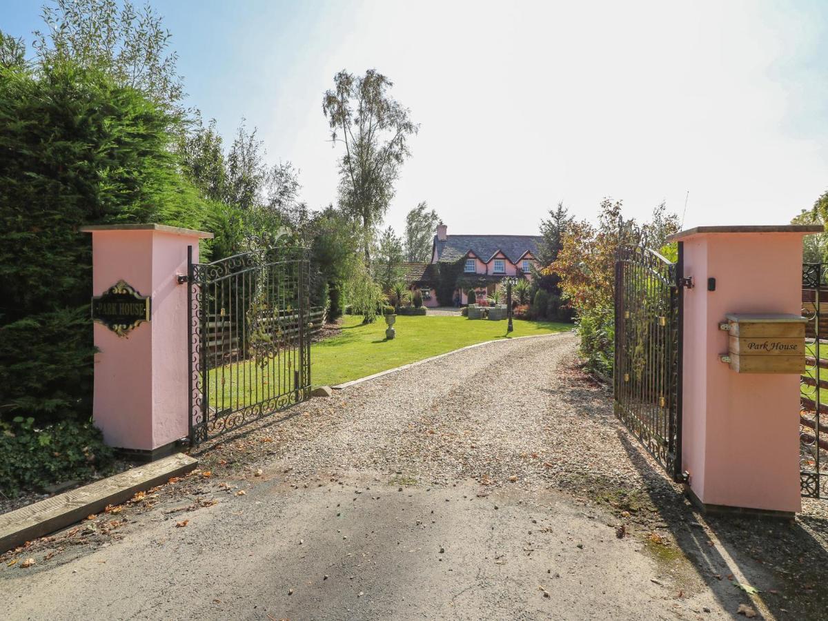 Park House Villa Llandrindod Wells Luaran gambar